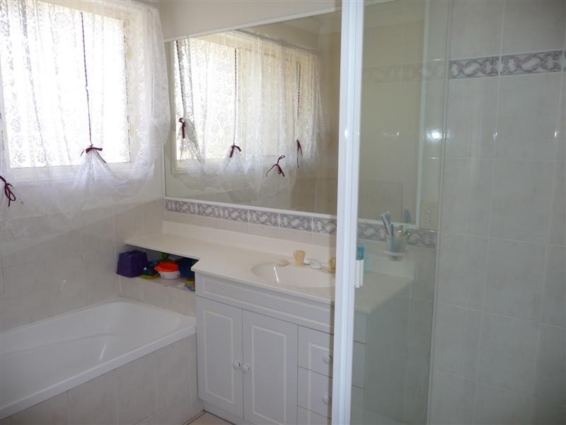 3 Vermeer Close, Mackenzie QLD 4156