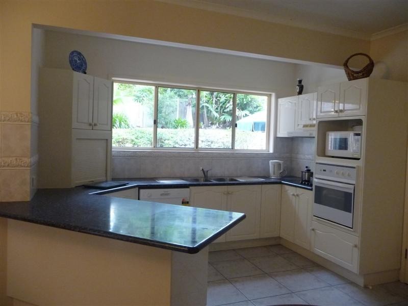 8  Merion Place, Carindale QLD 4152