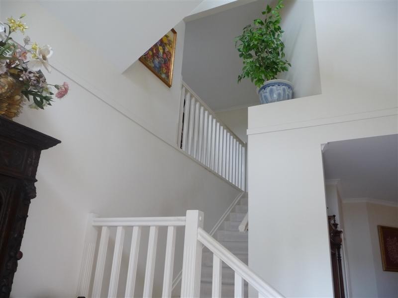 8  Merion Place, Carindale QLD 4152