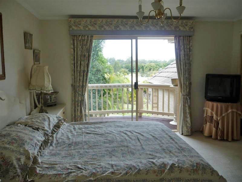 8  Merion Place, Carindale QLD 4152