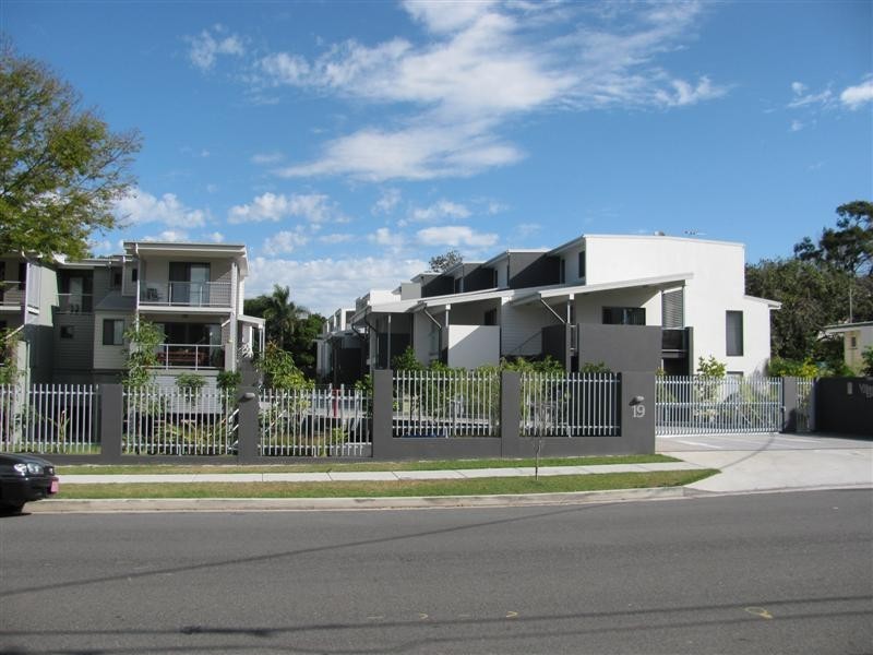30 Baringa Street, Morningside QLD 4170