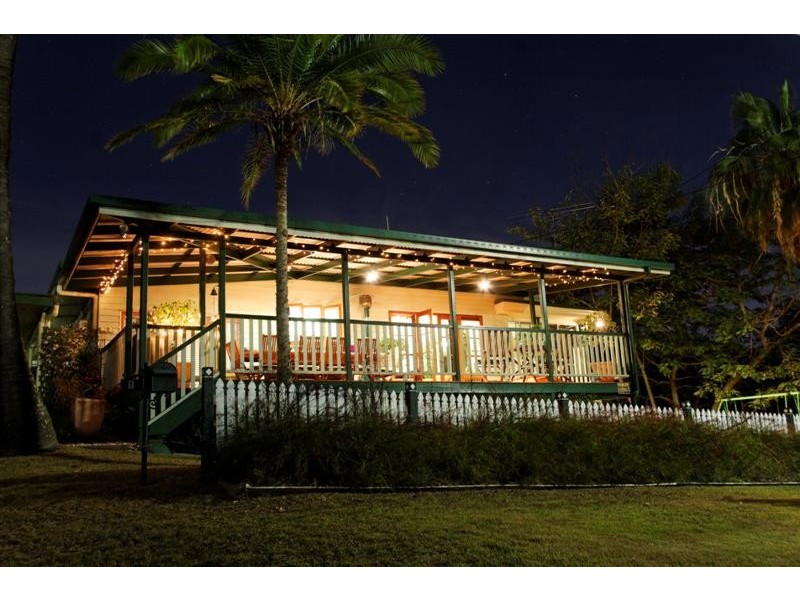 1 Bernecker Street, Carina QLD 4152