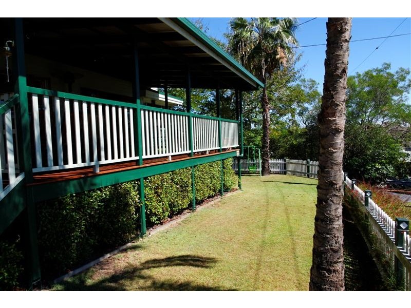 1 Bernecker Street, Carina QLD 4152