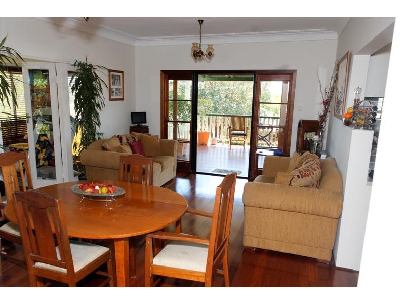 1 Bernecker Street, Carina QLD 4152