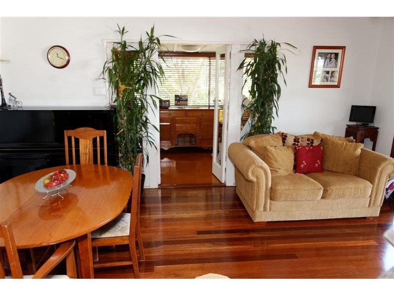 1 Bernecker Street, Carina QLD 4152