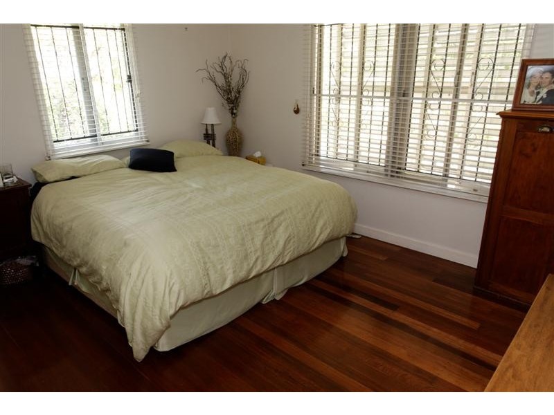 1 Bernecker Street, Carina QLD 4152