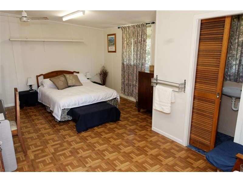 1 Bernecker Street, Carina QLD 4152