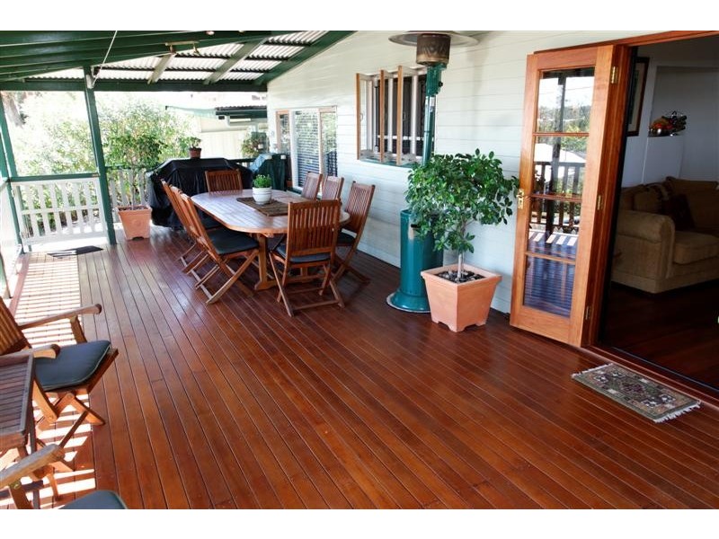 1 Bernecker Street, Carina QLD 4152