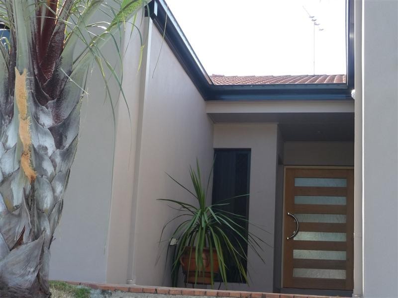 5 Winchcombe Court, Carindale QLD 4152