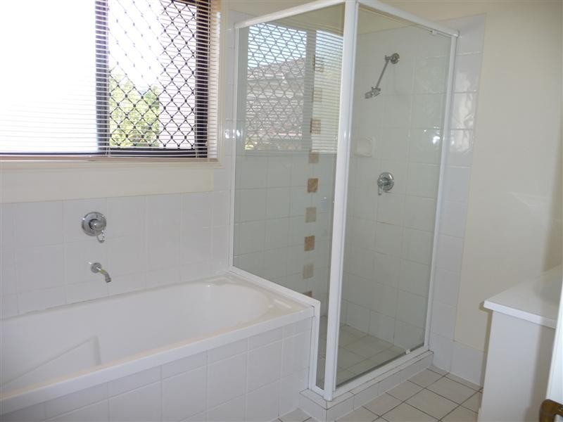 5 Winchcombe Court, Carindale QLD 4152