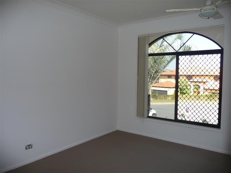 5 Winchcombe Court, Carindale QLD 4152