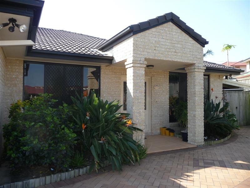 18  Narrabeen Crescent, Carindale QLD 4152