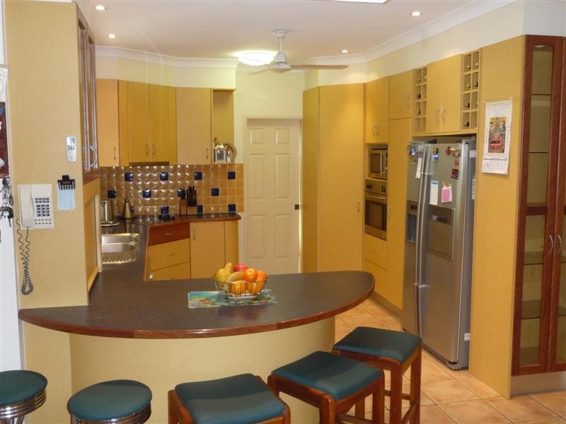18  Narrabeen Crescent, Carindale QLD 4152