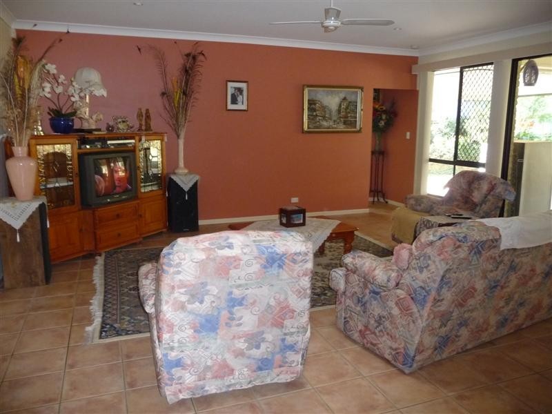 18  Narrabeen Crescent, Carindale QLD 4152