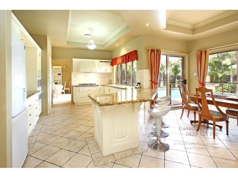 19  Woodland Street, Carindale QLD 4152