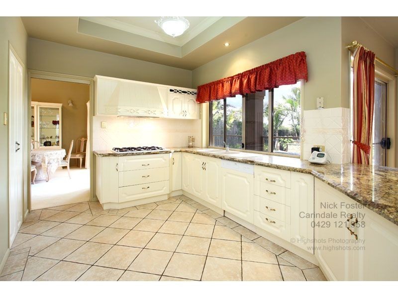 19  Woodland Street, Carindale QLD 4152