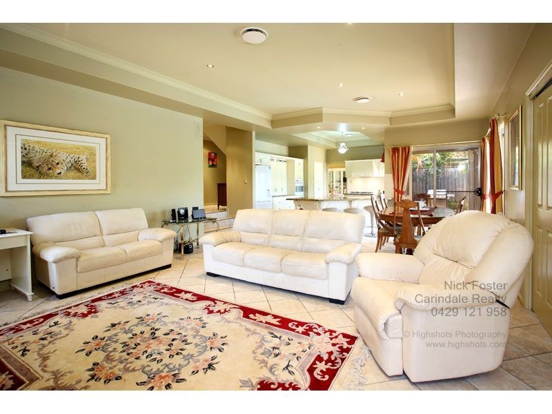 19  Woodland Street, Carindale QLD 4152