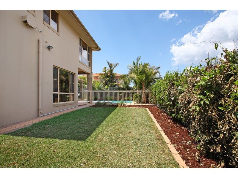 19  Woodland Street, Carindale QLD 4152