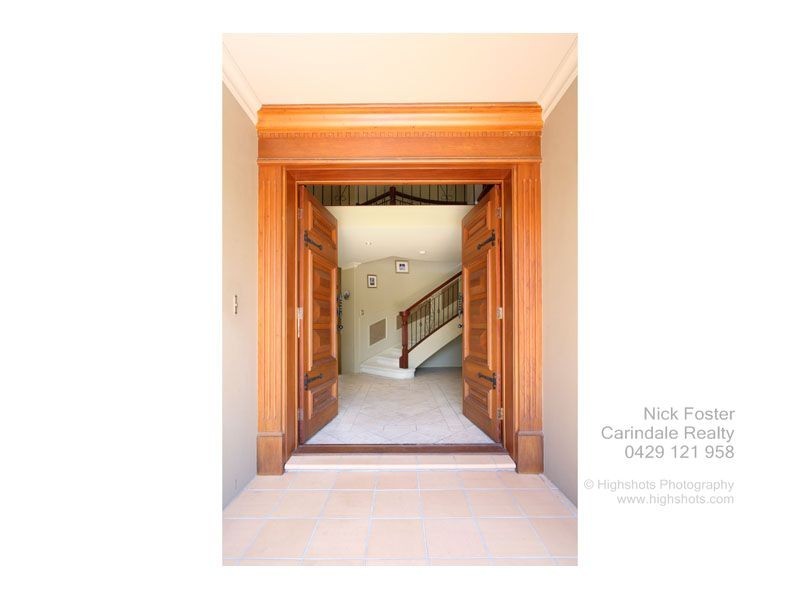 19  Woodland Street, Carindale QLD 4152