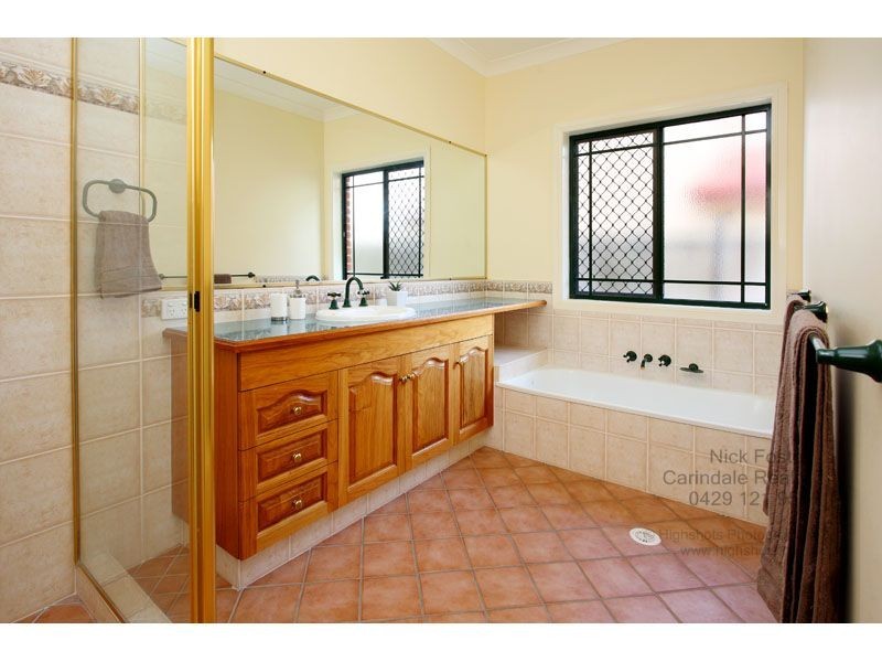 221 Cribb Road, Carindale QLD 4152