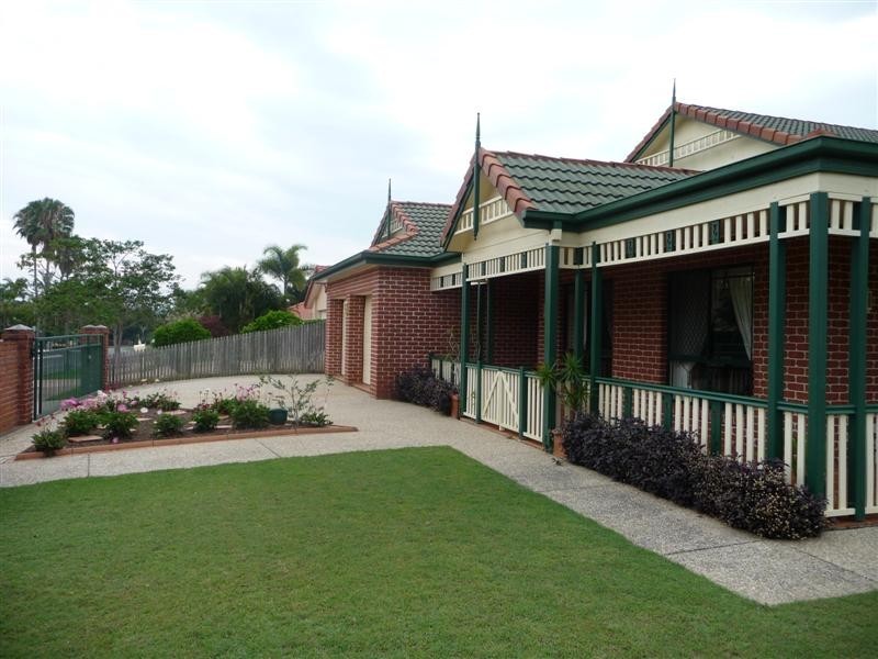 221 Cribb Road, Carindale QLD 4152