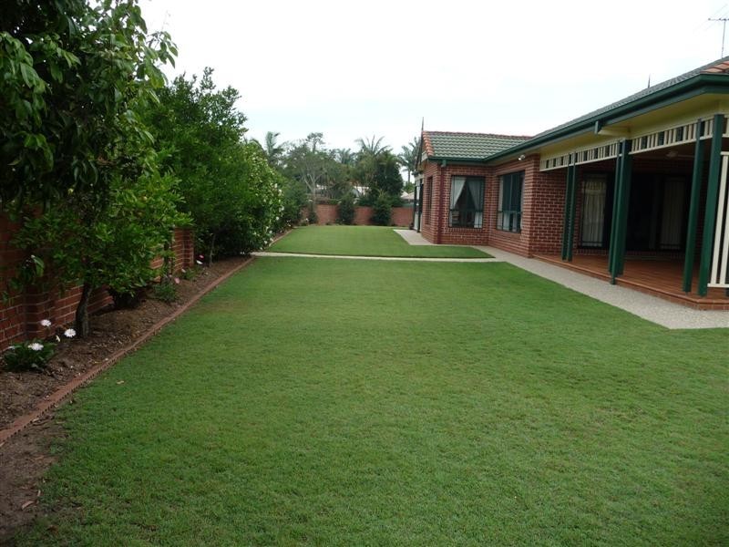 221 Cribb Road, Carindale QLD 4152