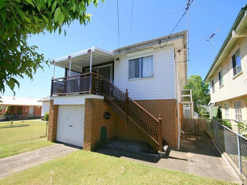 18  Clare Avenue, Wynnum West QLD 4178