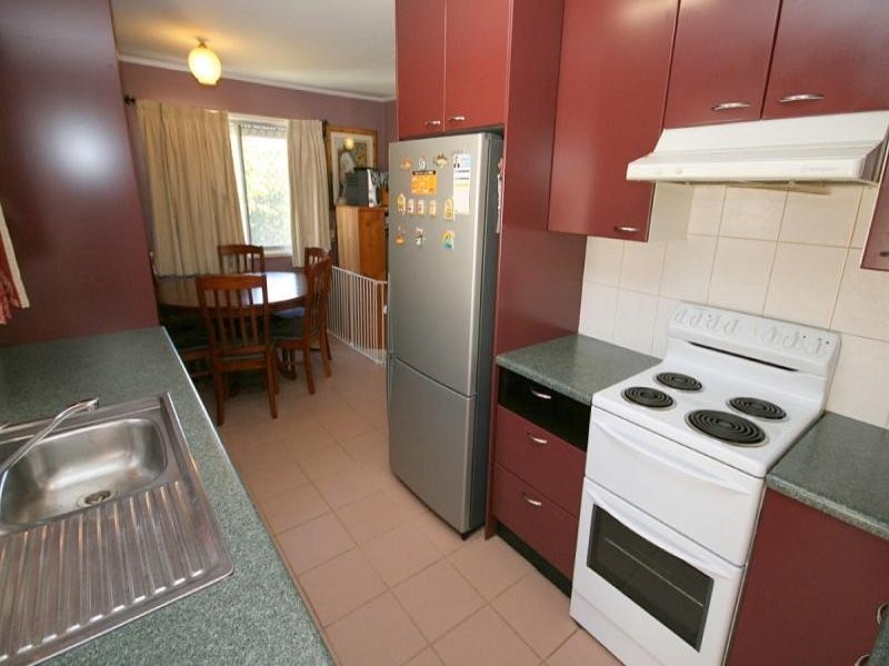 18  Clare Avenue, Wynnum West QLD 4178