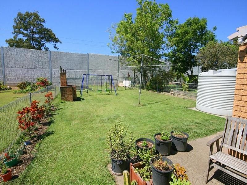 18  Clare Avenue, Wynnum West QLD 4178