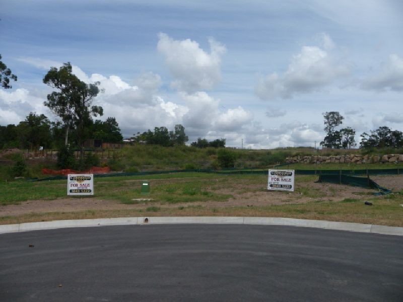 555 Mt Petrie Road, Mackenzie QLD 4156