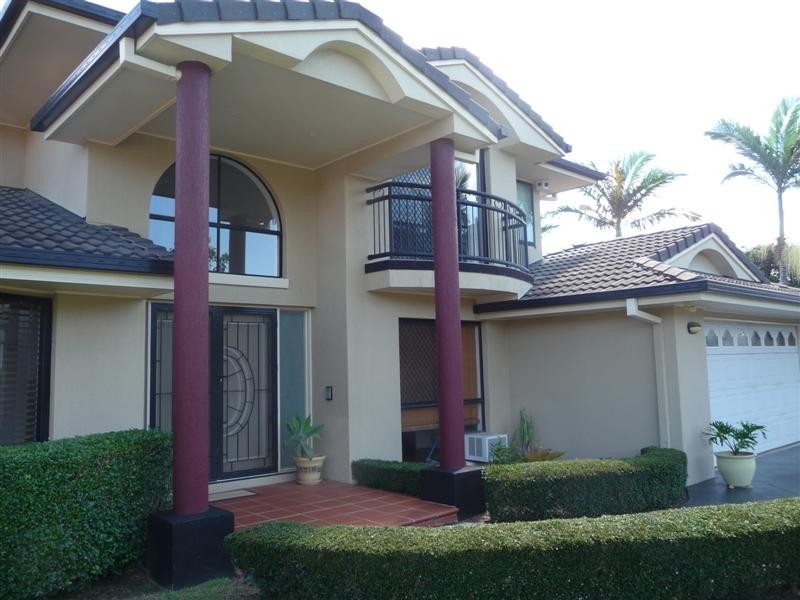 5 Duthie Court, Carindale QLD 4152