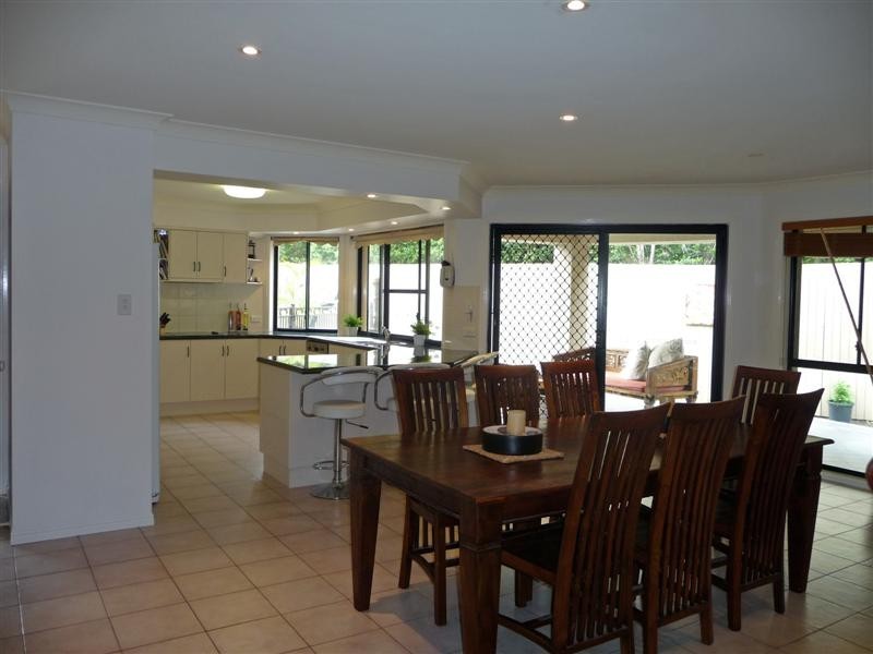 5 Duthie Court, Carindale QLD 4152