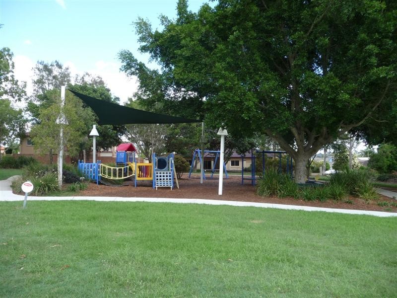 5 Duthie Court, Carindale QLD 4152