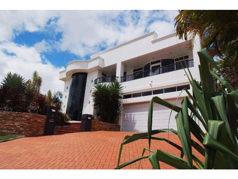 5 Tappin Court, Carindale QLD 4152