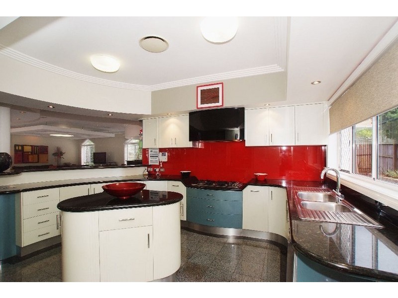 5 Tappin Court, Carindale QLD 4152