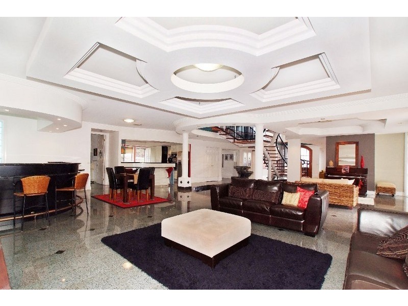 5 Tappin Court, Carindale QLD 4152