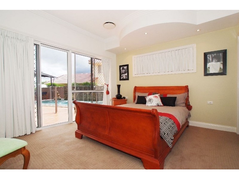 5 Tappin Court, Carindale QLD 4152