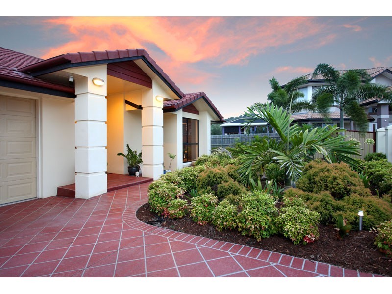 12 Arncliffe Close, Carindale QLD 4152