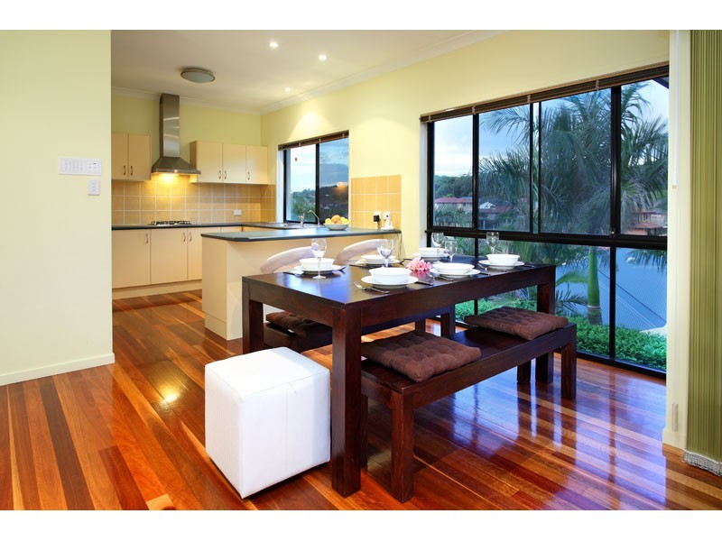 12 Arncliffe Close, Carindale QLD 4152