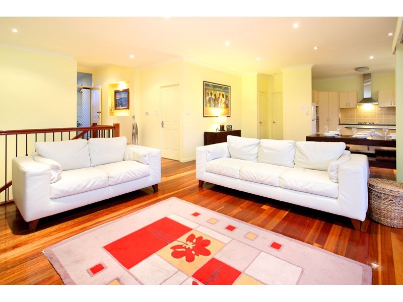 12 Arncliffe Close, Carindale QLD 4152