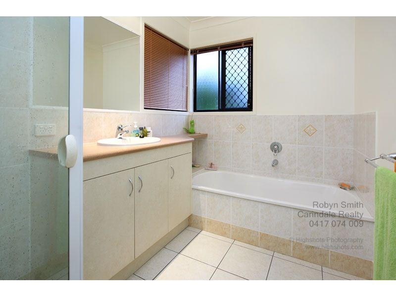 12 Arncliffe Close, Carindale QLD 4152