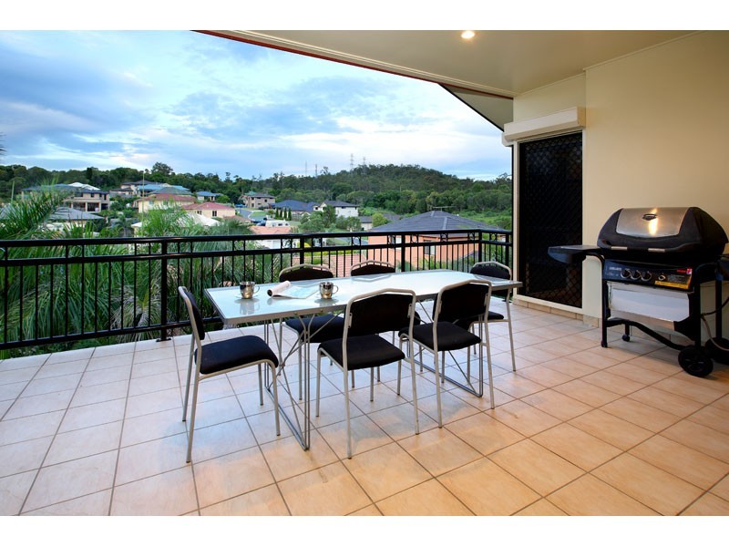 12 Arncliffe Close, Carindale QLD 4152