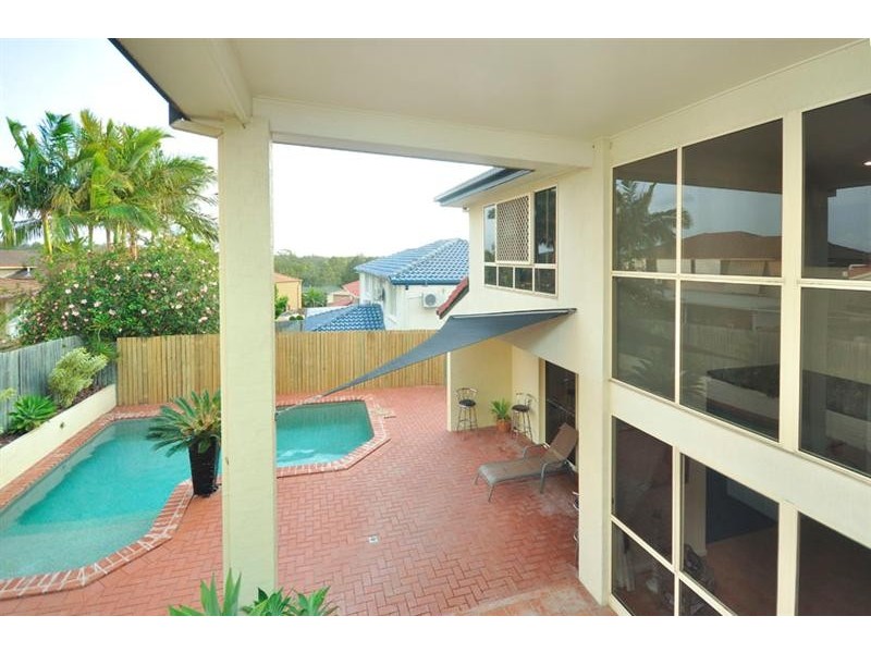 35 Windsor Place, Carindale QLD 4152