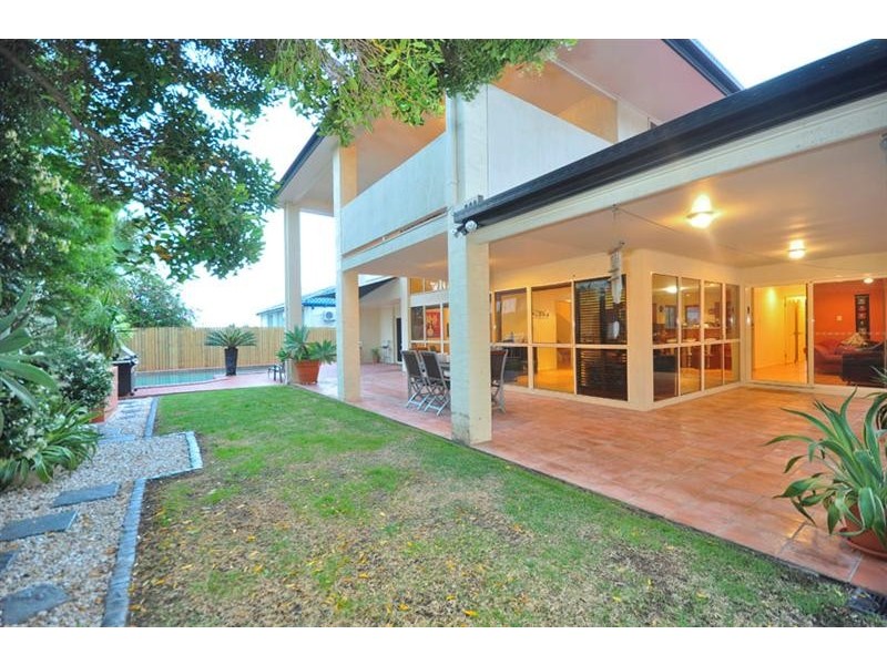 35 Windsor Place, Carindale QLD 4152