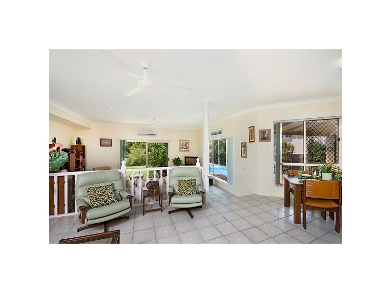 25 Glastonbury Place, Carindale QLD 4152