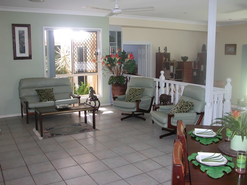 25 Glastonbury Place, Carindale QLD 4152