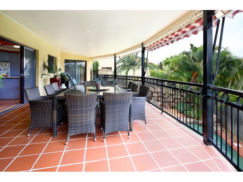 40 St Andrews Crescent, Carindale QLD 4152