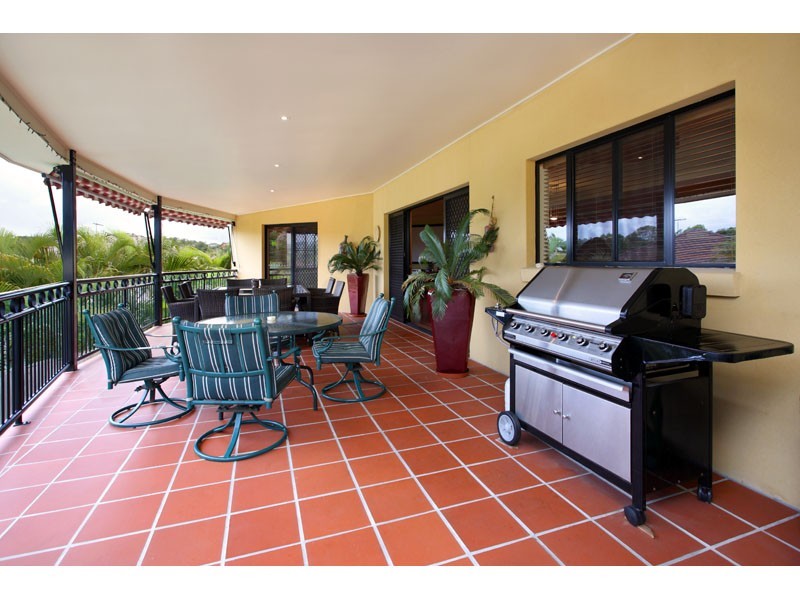 40 St Andrews Crescent, Carindale QLD 4152