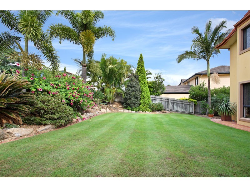 40 St Andrews Crescent, Carindale QLD 4152