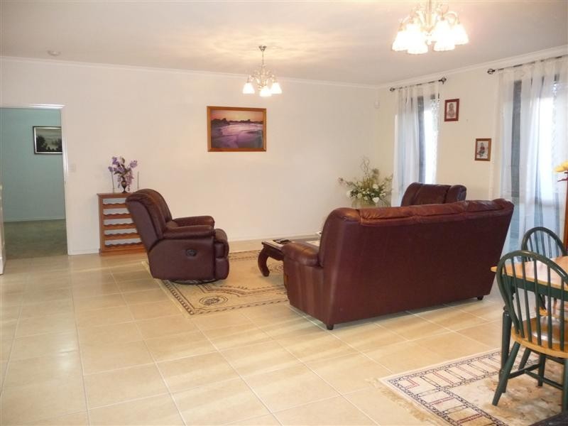24 Sylvateere Crescent, Wakerley QLD 4154